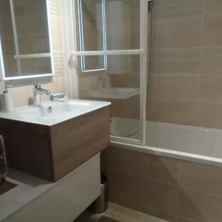 T3 Proche Avec Parking Et Wifi - Fr-1-374-24 Daire *